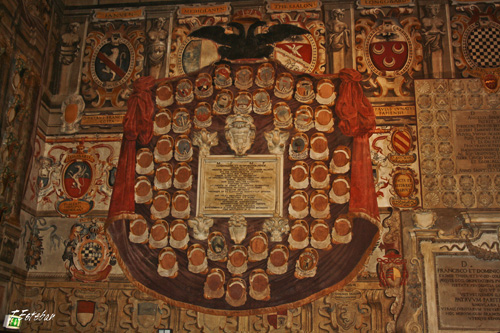 Escudos en el Palacio del Archiginnasio. Bolonia