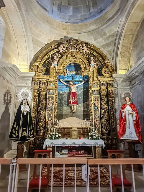Camino de Santiago a Finisterre - Fisterra en 4 etapas 60 Fisterra santo cristo barba dourada