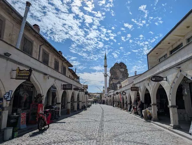 Uchisar. Calle principal