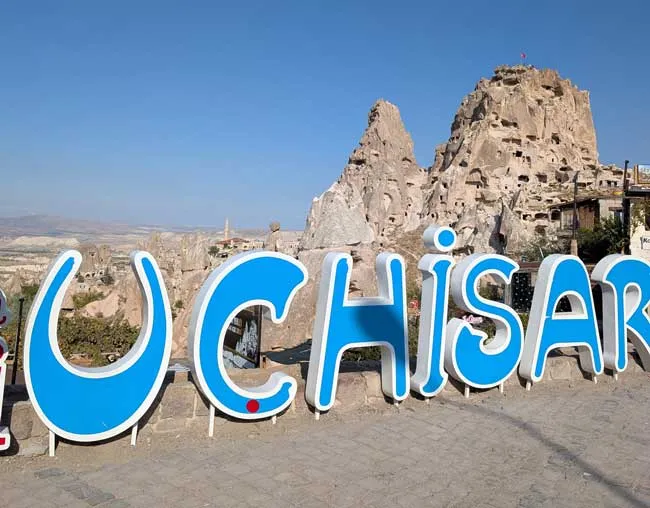Letras con el nombre de la población