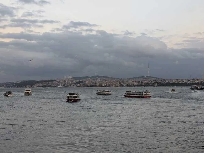 El Bósforo desde el puente Gálata