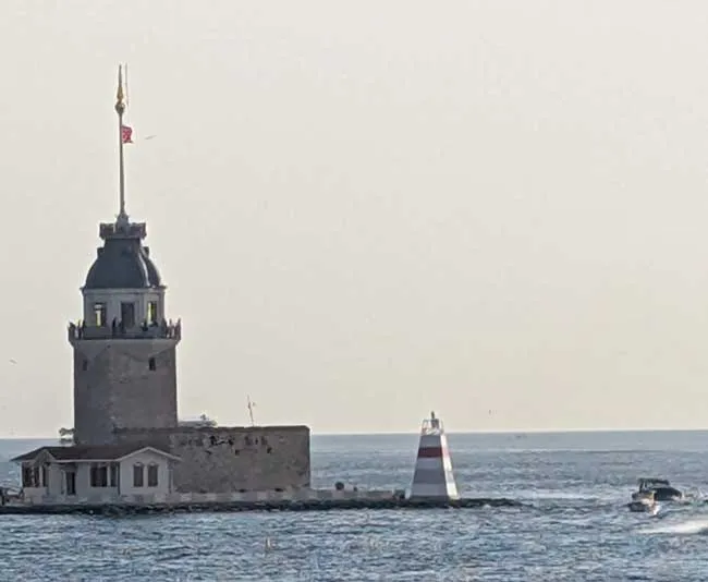 Crucero. Torre de la Doncella