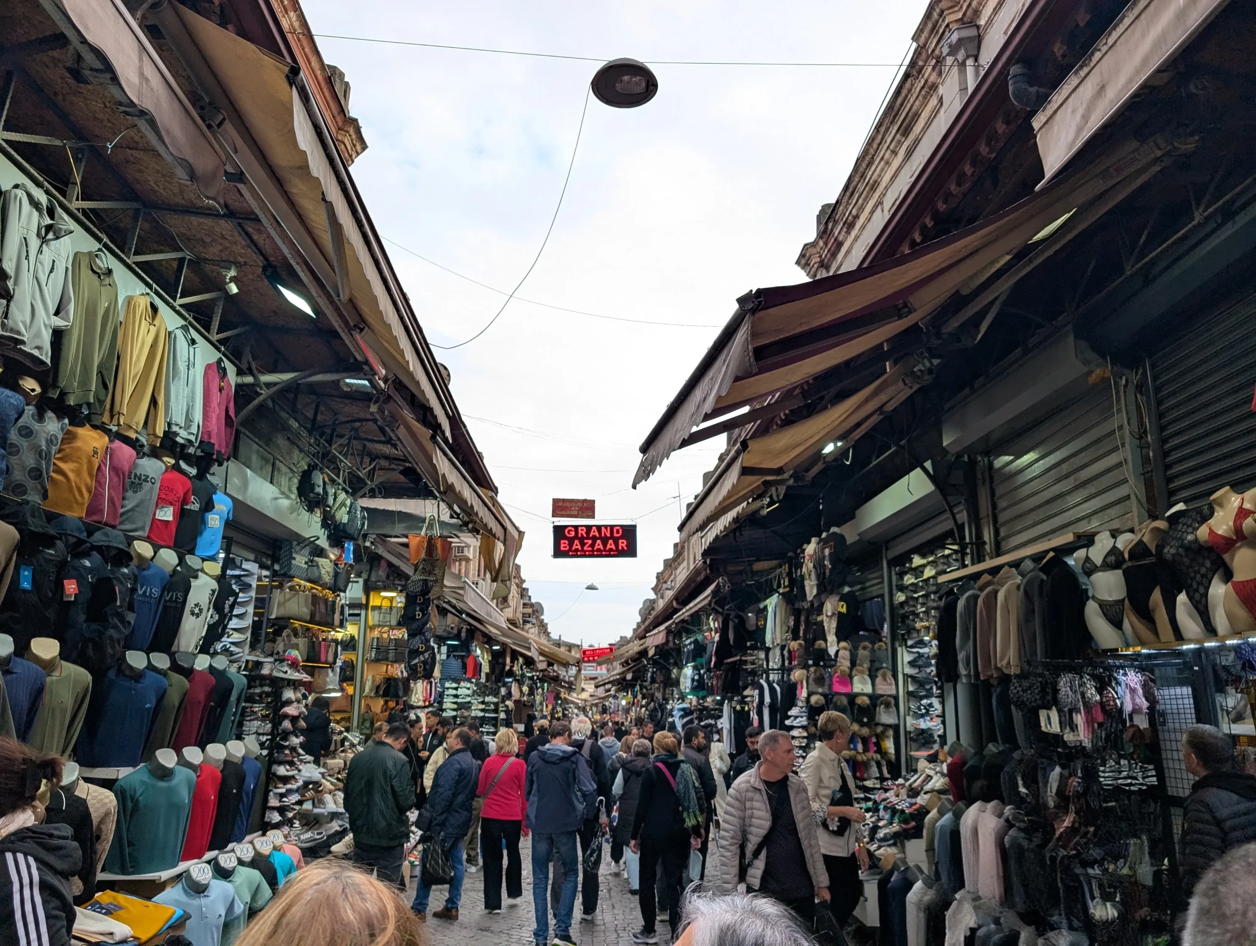 Calle aledaña al Gran Bazar