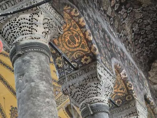 Basílica Santa Sofía capiteles tallados en trepano