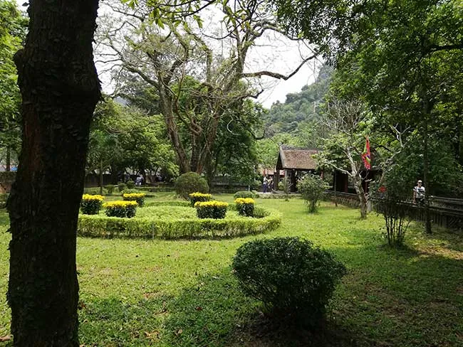 Circuito por Vietnam del norte. Hanoi, Sapa, Ninh Binh, Ha long 62 Jardines en el templo Dinhh