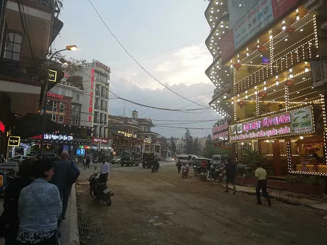 Circuito por Vietnam del norte. Hanoi, Sapa, Ninh Binh, Ha long 43 Calle por la noche