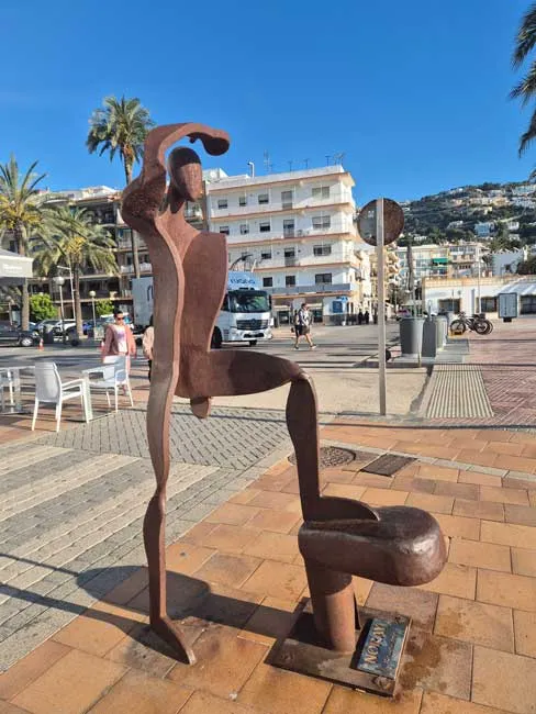 1 semana en Jávea-Xàbia disfrutando con serenidad 21 Escultura mirando al mar